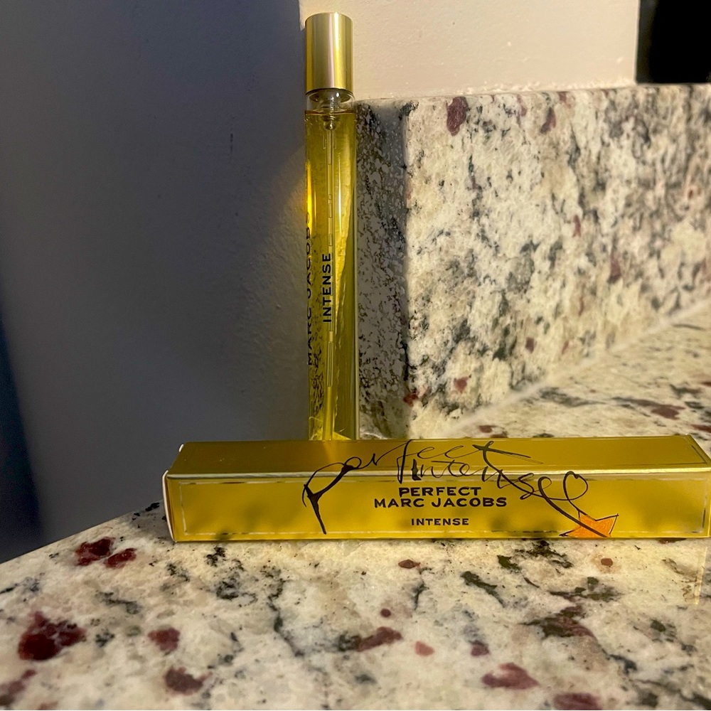 Marc Jacob’s Perfect intense mini